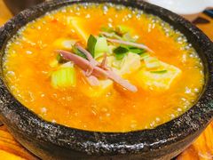 -云海肴·汽锅鸡·云南菜(天山百盛优客店)