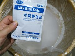 -新盈光·云会所(百丈东路店)