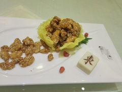 琥珀核桃-黛瓦里巷(南京东路店)