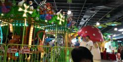 点击看大图 -维佳童话镇演出现场(徐东店)