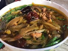 酸菜肉丝米线-越洋肖氏老米线(杨家坪店)