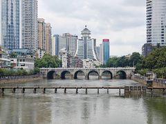 -包整·丝娃娃(一览甲秀楼风景店)