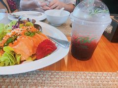 -Chom Cafe and Restaurant