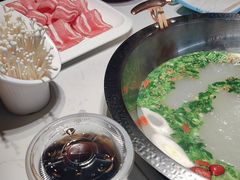 -焱三乐四川火锅店(经纬街店)