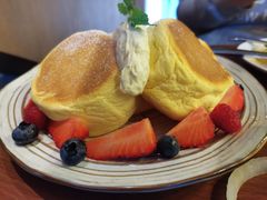 莓果奶油芝士舒芙蕾松饼-UPPER KITCHEN(延安路店)