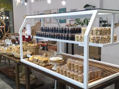面包甜点陈列柜-嗒令甜品·主题融合料理餐厅(首座时代店)