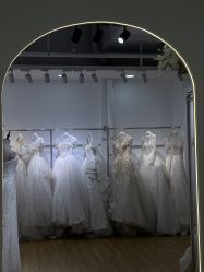 点击看大图 -曼青婚纱礼服馆
