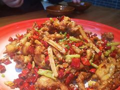 -半步颠小酒馆(繁花中心)