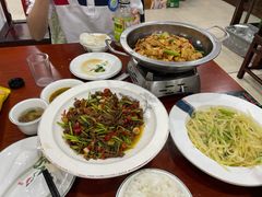 -湖南人家湘菜馆(镇江路店)