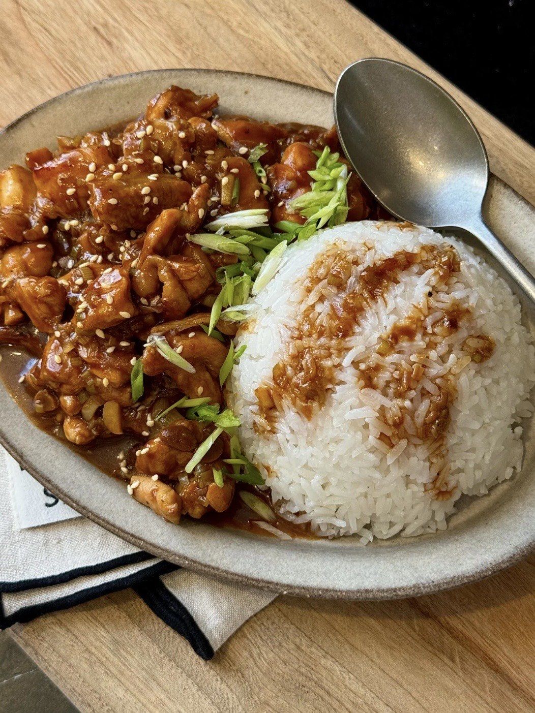 干烧鸡腿肉盖饭