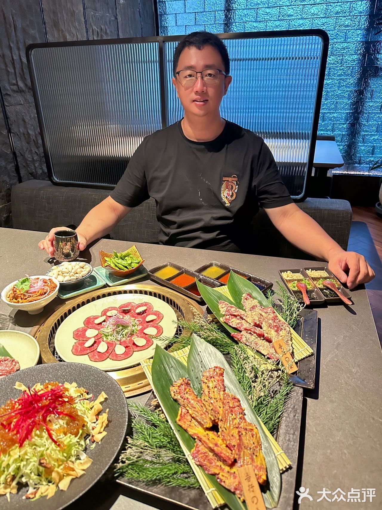 亮马河畔的美景烤肉店你还没来过吗？