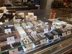 -VENCHI 闻绮(北京国贸商城店)