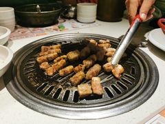 满心尝五花肉-本家韩国烤肉(青岛万象城店)