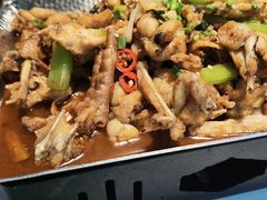 -蛙舍·炭烧牛蛙(东百中心店)