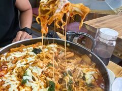 -亲昵春川鸡排(韩国美食街店)
