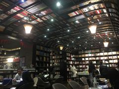 -钟书阁(松江泰晤士小镇店)