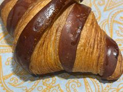 巧克力香蕉羊角包-OUR Bakery(中海环宇荟店)