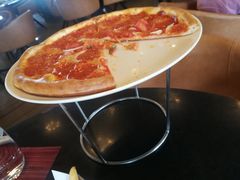 腊肠披萨-WOLFGANG PUCK KITCHEN & BAR(迪士尼小镇店)