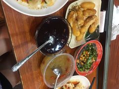 -爆炸头阿姨小四川正宗川味小吃(无任何分店)