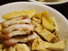 -松树干拌面店