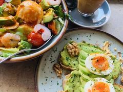 牛油果煮蛋吐司-RAC BAR(安福路店)