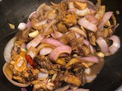 -胡须佬鸡煲四季火锅店(石厦西村直营店)