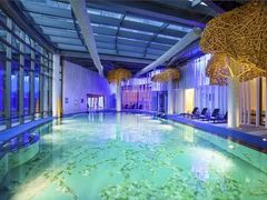 -上海滴水湖皇冠假日酒店