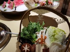 -余欢领鲜火锅(新街口店)