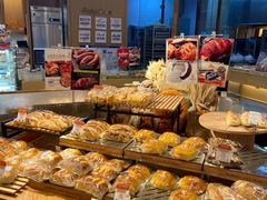 面包甜点陈列柜-西村叔叔的店·面包·甜品·蛋糕(清河万象汇店)