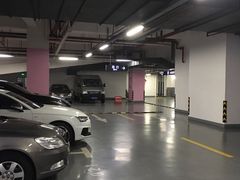 -虹梅国际广场-地下停车场
