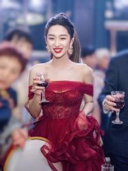 -Flora婚纱礼服定制租赁店