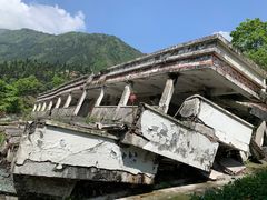 -四川汶川特大地震漩口中学遗址