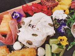 布莱塔奶酪配樱桃番茄-ALLORA意大利餐厅(丰盛里店)