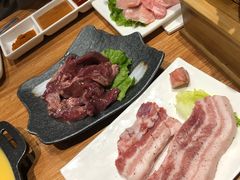 冷鲜五花肉-弘益铭家九炙社韩国烤肉料理(尚美店)