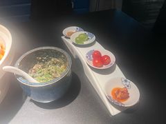 -凤凰湘语·平价海鲜餐厅(浦东旗舰店)