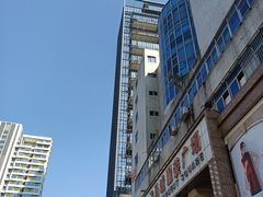 -飞马城原创时装中心(南油第二工业区店)