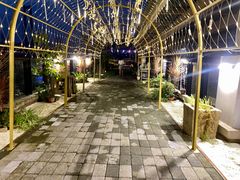 -冰冰龙虾·江湖菜·花园江景餐厅