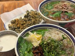 -云阿蛮云南生烫牛肉米线(奉贤路店)