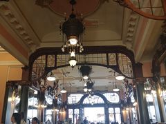 -Majestic Café