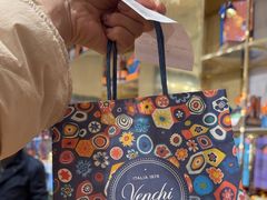 -VENCHI 闻绮(上海佛罗伦萨小镇店)