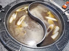 -八次方巴乡石锅鱼·金海湖水库活鱼(谷丰东路店)