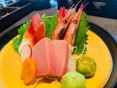 -铭牛烧肉·和牛海鲜自助(高新月牙湖店)