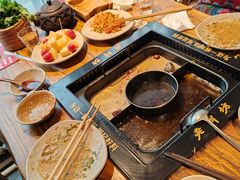 -老牌坊云南鱼豆花火锅(爱建店)