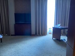 -汕尾巴黎半岛酒店