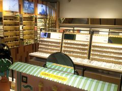 -LOOK眼镜·蔡司依视路配镜(宝山万达店)