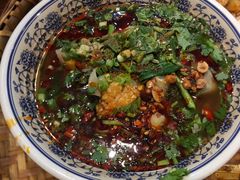 -爆炸头阿姨小四川正宗川味小吃(无任何分店)