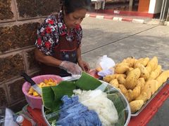 -芒果糯米饭摊子