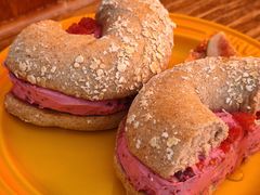 -Catch Bagel(芳草地店)