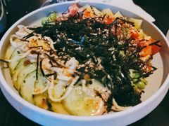三文鱼波奇饭-wineapp葡萄酒餐吧(外滩金融中心店)