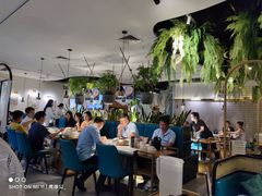 大堂-三个椰子·现砍椰子鸡(金源CBD店)